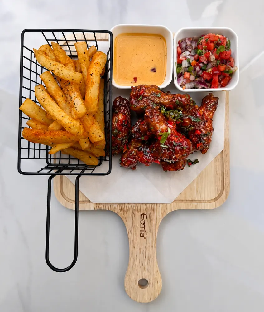 Chicken Wings with Fries