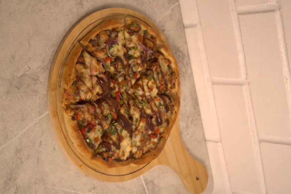 BBQ Chicken Pizza (Medium)