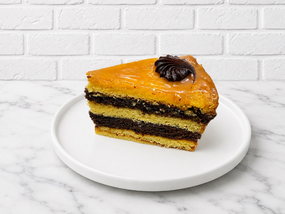 Salted caramel cake